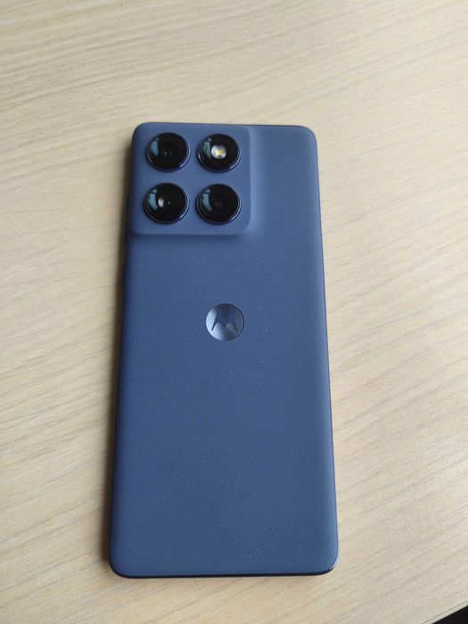 Vand telefon Motorola Edge 60 Fusion 12GB RAM -folosit 2 luni