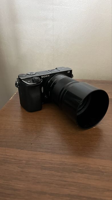 Sony A6400 + объектив 50mm f/1.8 OSS, идеальное состояние