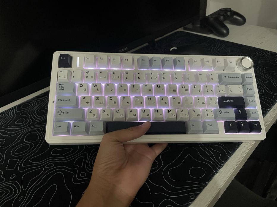 Продам Aula f75 с русской раскладкой