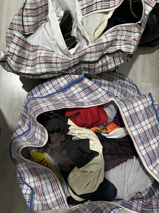 Отдам даром женские вещи 42-46р