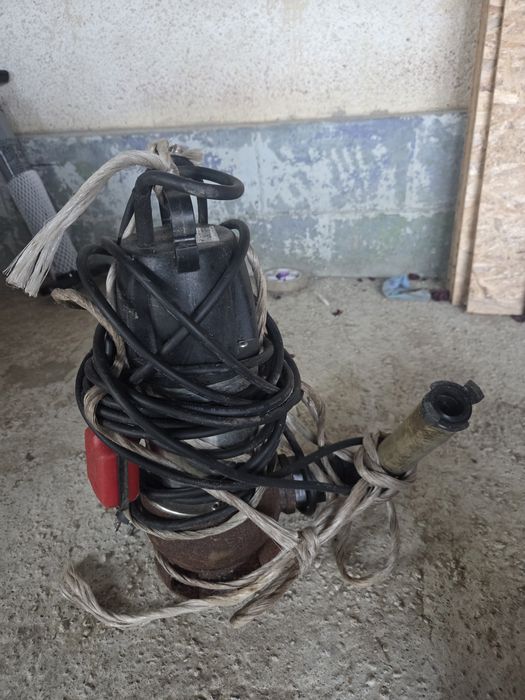 Pompa de apa murdară