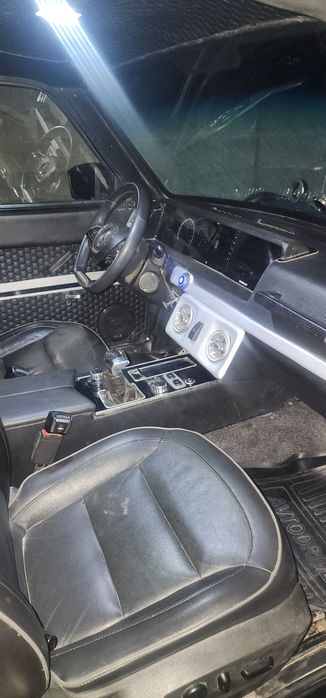 NIVA mers salon qilingan yoʻltanlamas aftomobili sotiladi