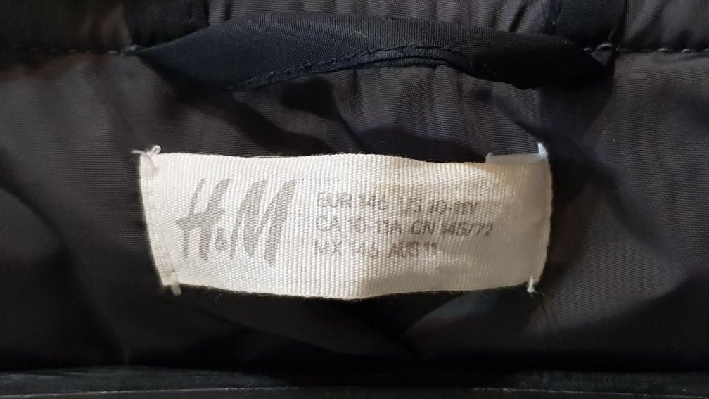 Vând geacă pentru băieți, marca H&M, 10-11 ani, 146 cm