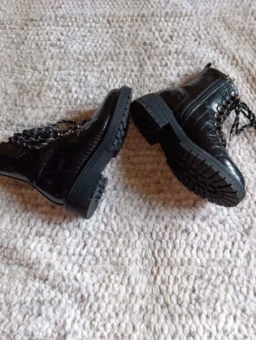 Ghete piele lăcuită 37 Pretty Little thing