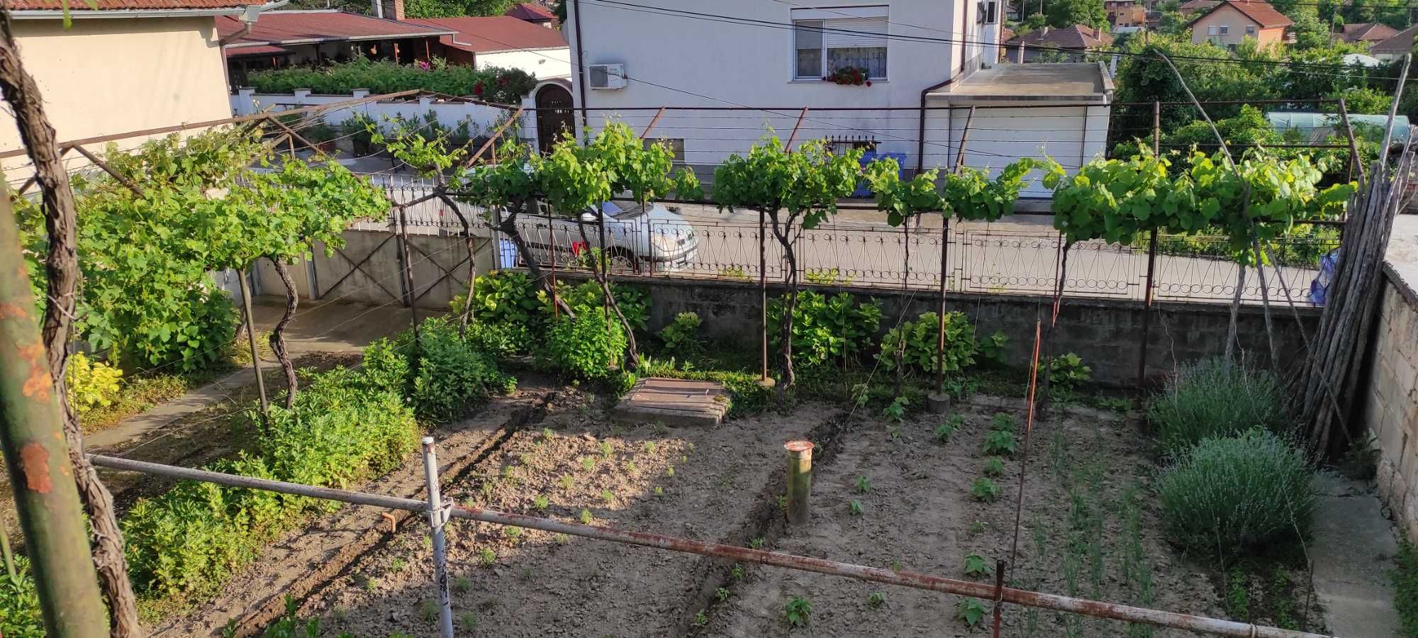 Продавам къща в село Красен