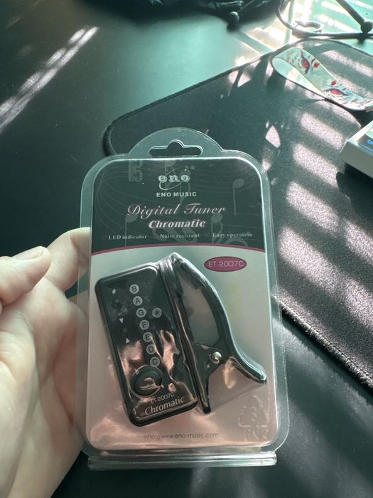 Eno Digital Tuner Chromatic тюнер за настройване на китара