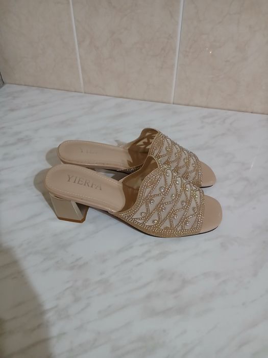 Обувь женская туфли сапожки