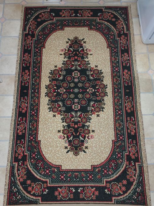 Ковёр 1,4м × 2.3м -  2500 тенге.