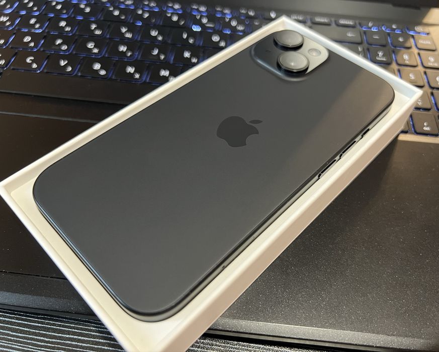 Като нов!! iPhone 15 / black / 512 gb