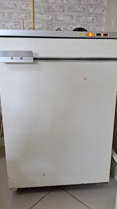 Продам морозилку Бирюса