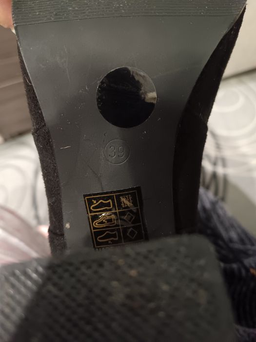 Продавам запазени обувки