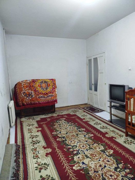 Uchtepa tumani, 25-kvartalda, Olam klinikasi orqasida, 1/1/4 sotiladi.