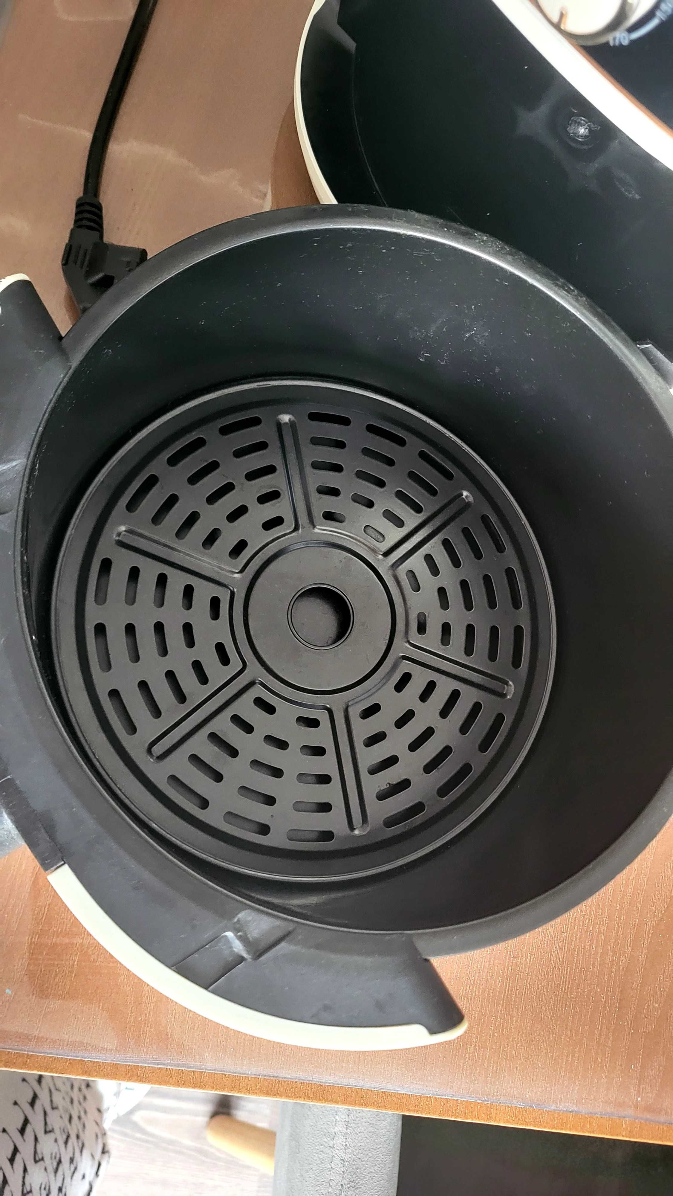 Air fryer, използван няколко пъти.