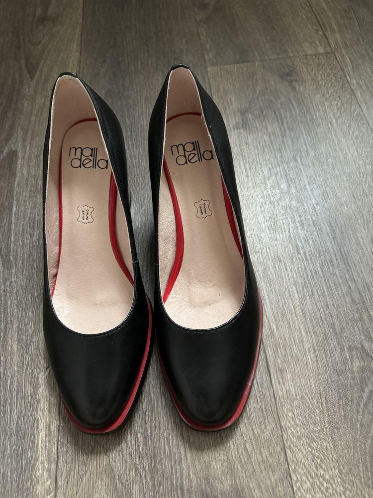 Продам туфли новые. Размер 38