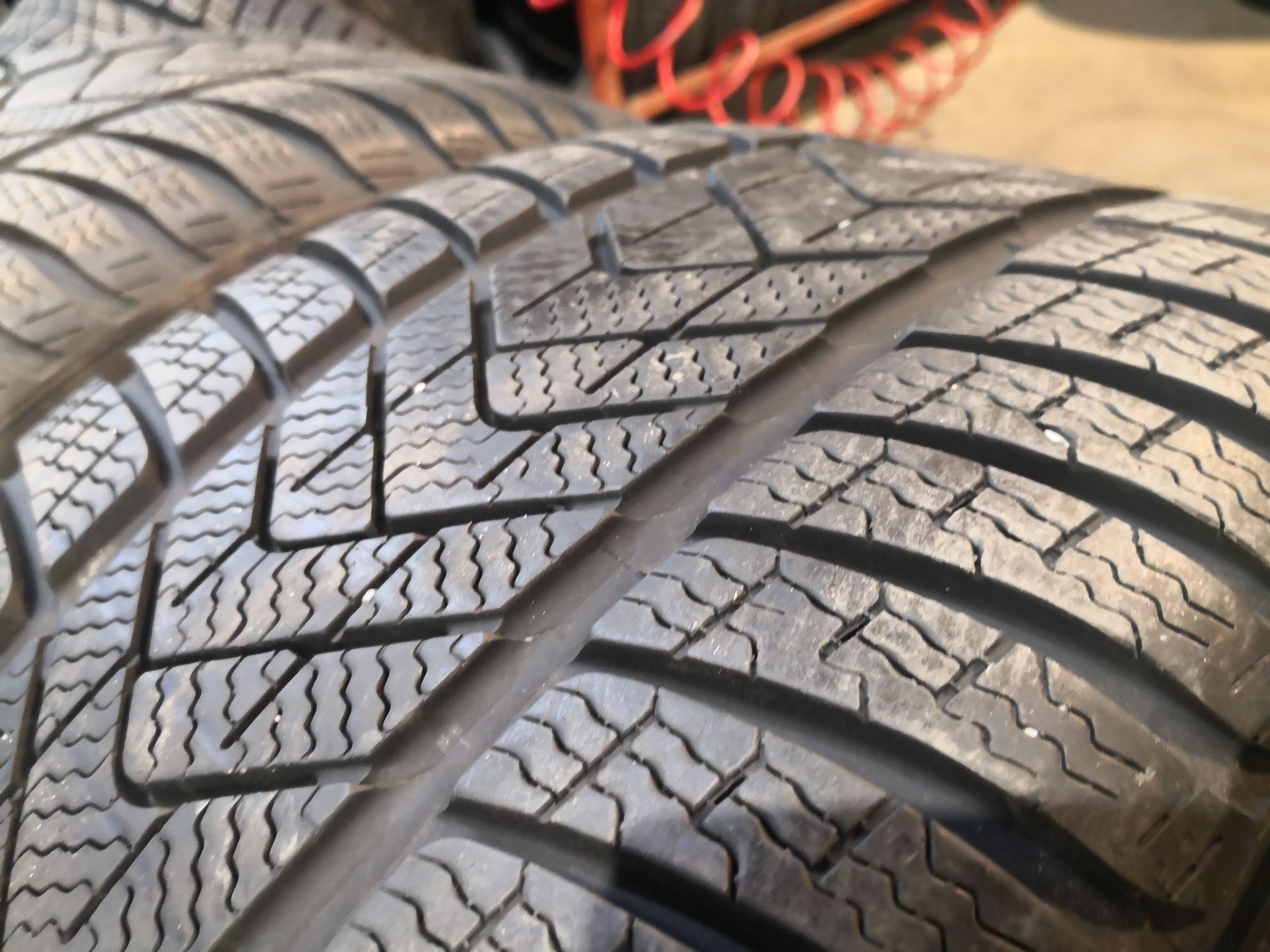 245 45 18 цола предни 275 40 18 задни гуми спорт пакет Pirelli dot 20