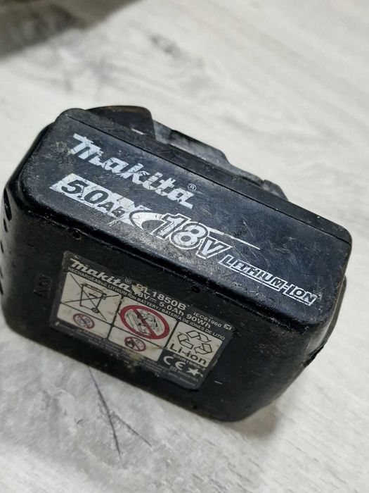 Акумулаторна въздуходувка Makita DUB185Z, 18 V с батерия 5Ah