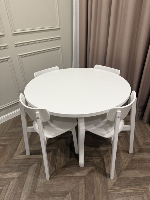 комплект на 4 персоны, стол + 4 стула