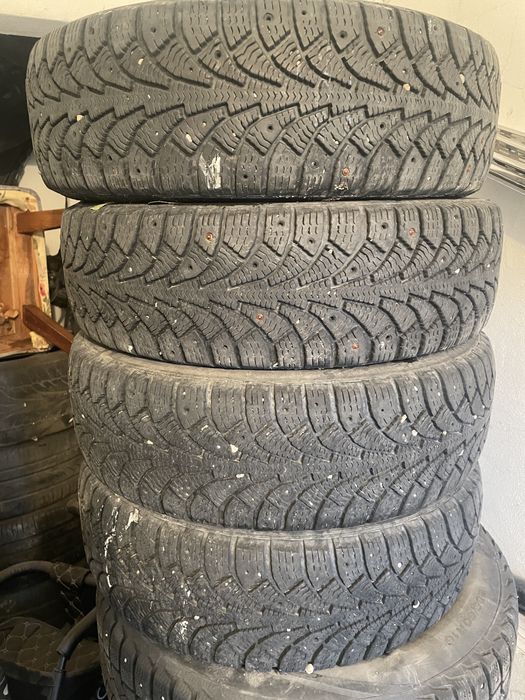 Шины б/у зимние продается срочноо