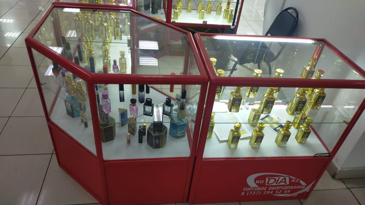 Продам витрины в отличном состоянии, срочно!