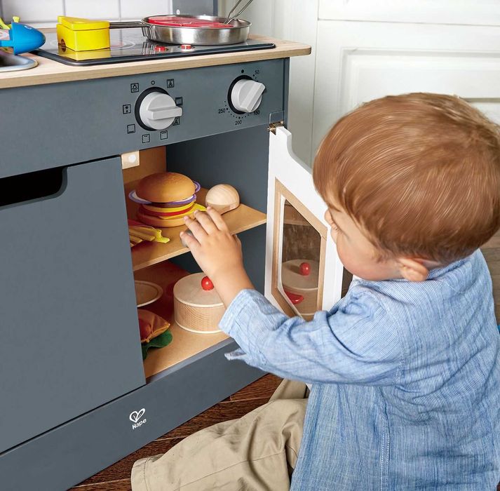 Детска дървена кухня звук и светлина