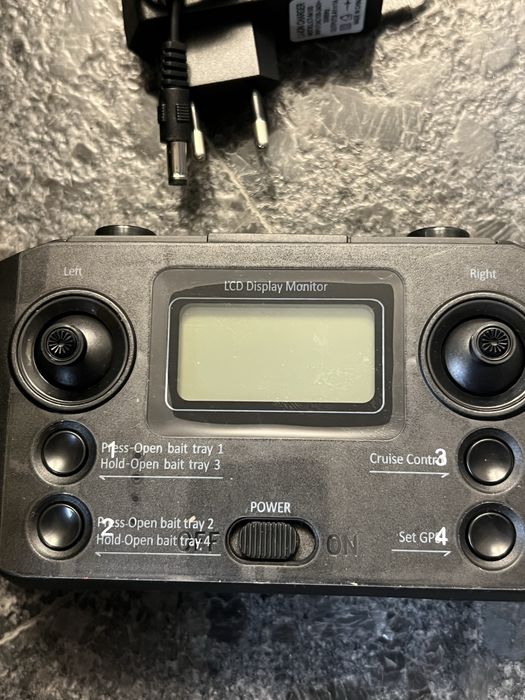 Лодка за захранка D19