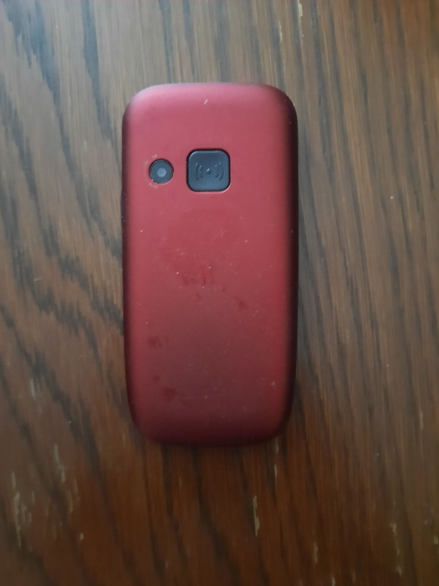Telefon cu taste mari ptr. persoane in varsta Saiet.