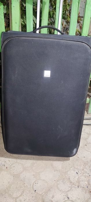 Дорожный чемодан