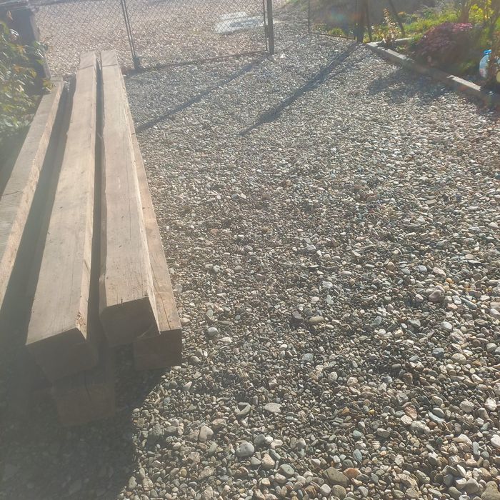 Vând grinzi de brad 4 buc,4 metri