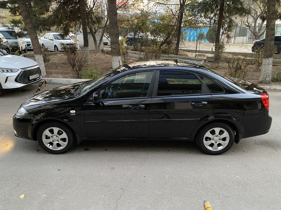 Gentra avtomat sotiladi