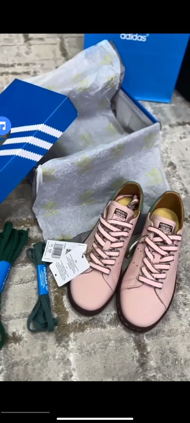 Adidas orginal krasoka hamma dakumentlari 100 bor.