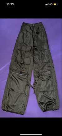 Pantaloni cargo bershka