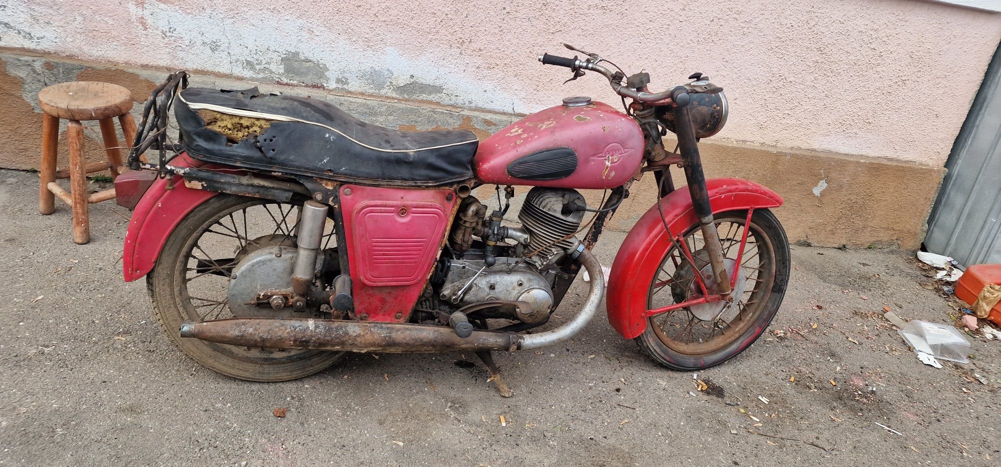 Vând sau schimb motocicleta ij 56 1960