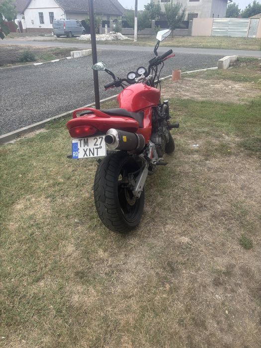 Vand Honda Hornet 600 sau schimb cu scuter peste 400 cm