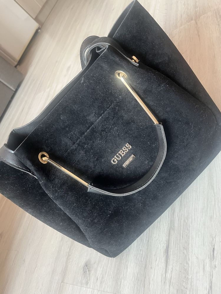 Продавам чанта Guess