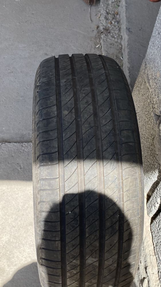 225/55/18  michelin