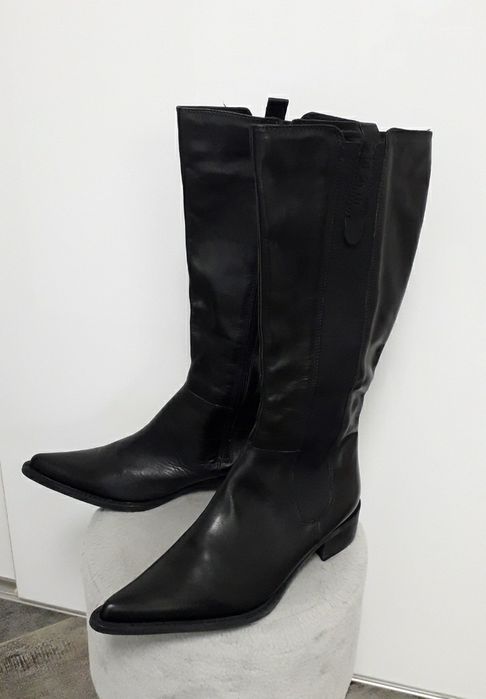 Cizme piele , înalte pentru damă mărimea 40 ,preț 139 lei, italiene .