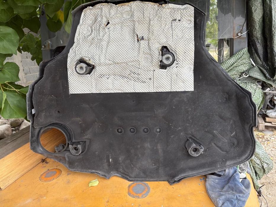 Капак на двигателя Audi a4 a5 a6 a7 q5 3.0 tdi
