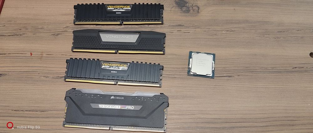 Memorie RAM PC 32 GB DDR5 Corsair Vengeance