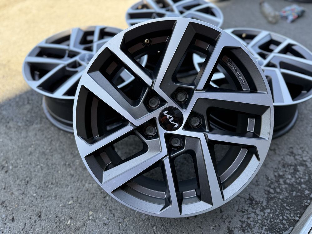 16цола KIA Hyundai 5x114.3 Киа Хюндай 5х114.3 4бр Оригинални