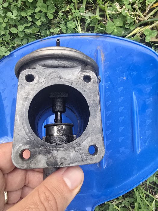 Vând clapeta accelerație + EGR pt BMW