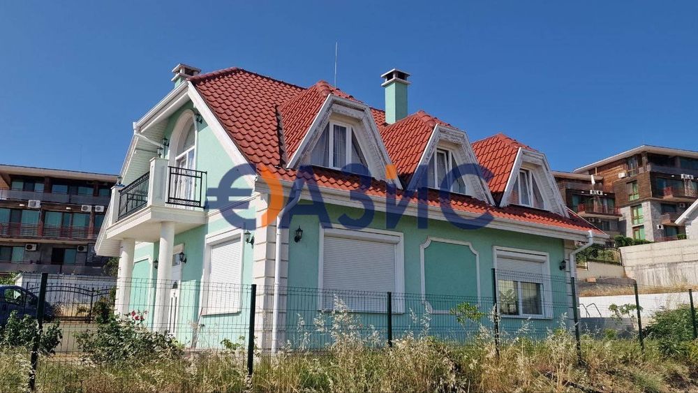 Къща с парцел и басейн, Чолакова Чешма, 212м.кв., цена 349000 евро