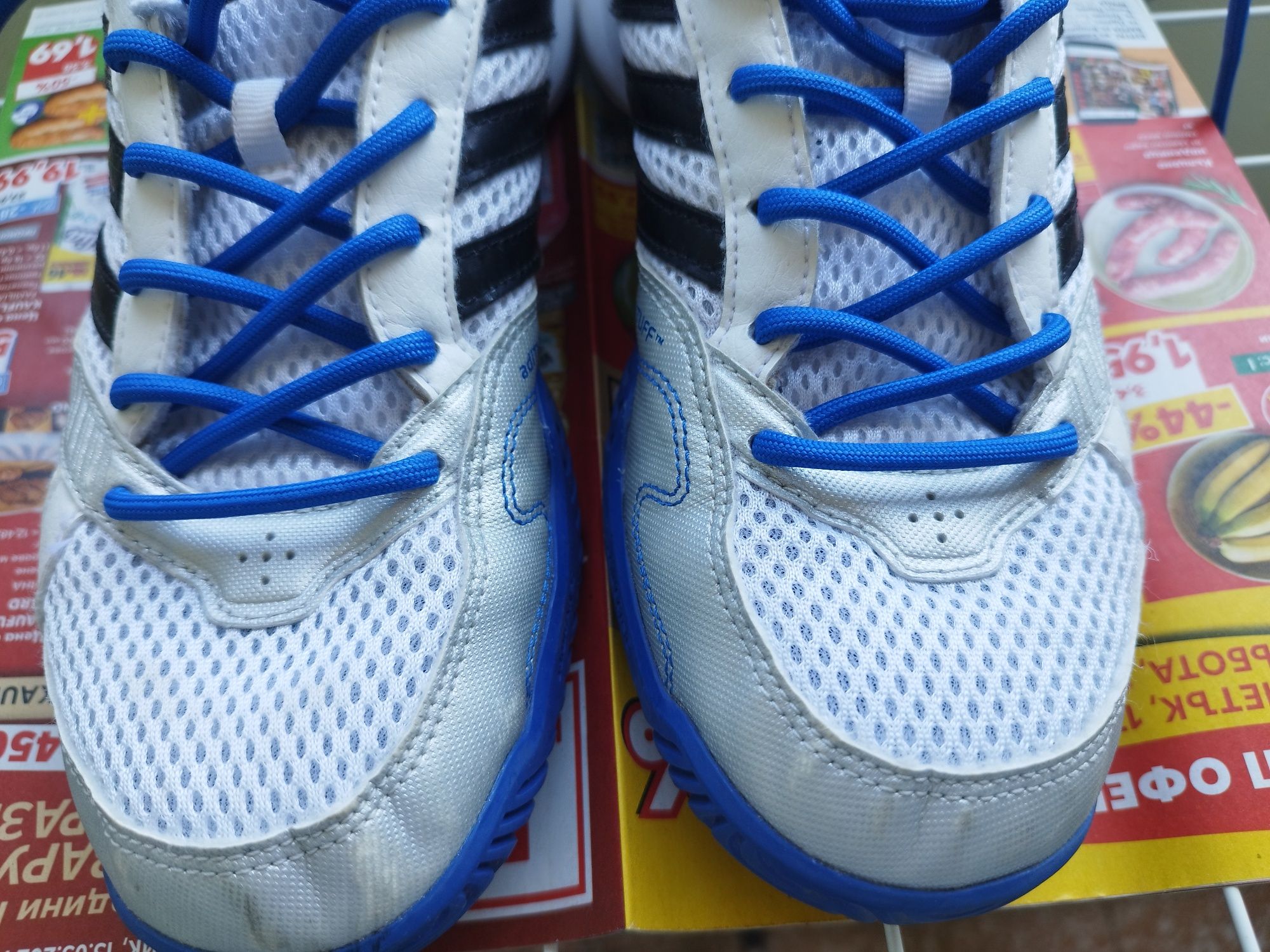Маратонки Nike  и Adidas