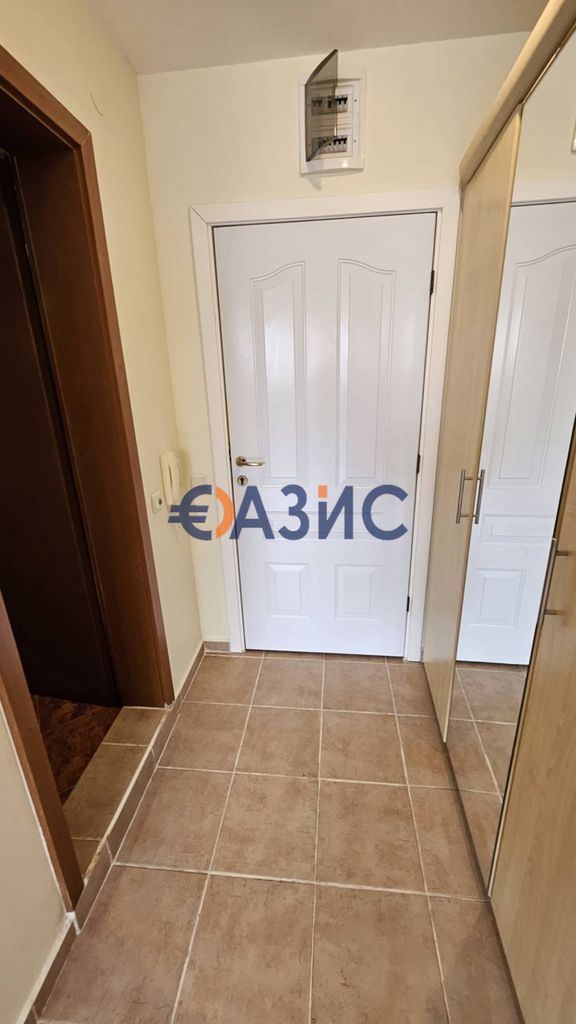 Продава се Едностаен апартамент в к.к. Слънчев бряг - 40 кв.м за 1100 €/кв.м - Снимка #2