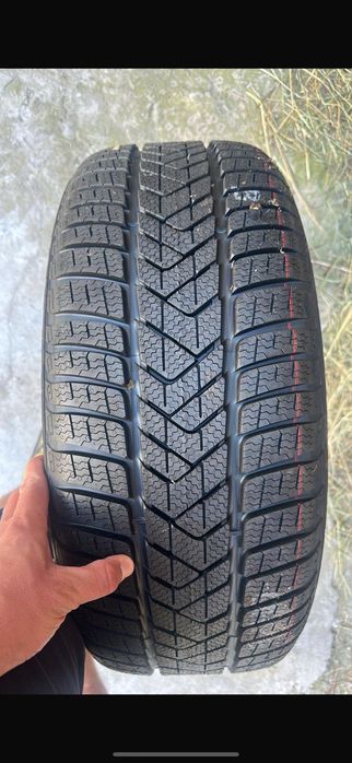 Зимни гуми Pirelli 245/45/18