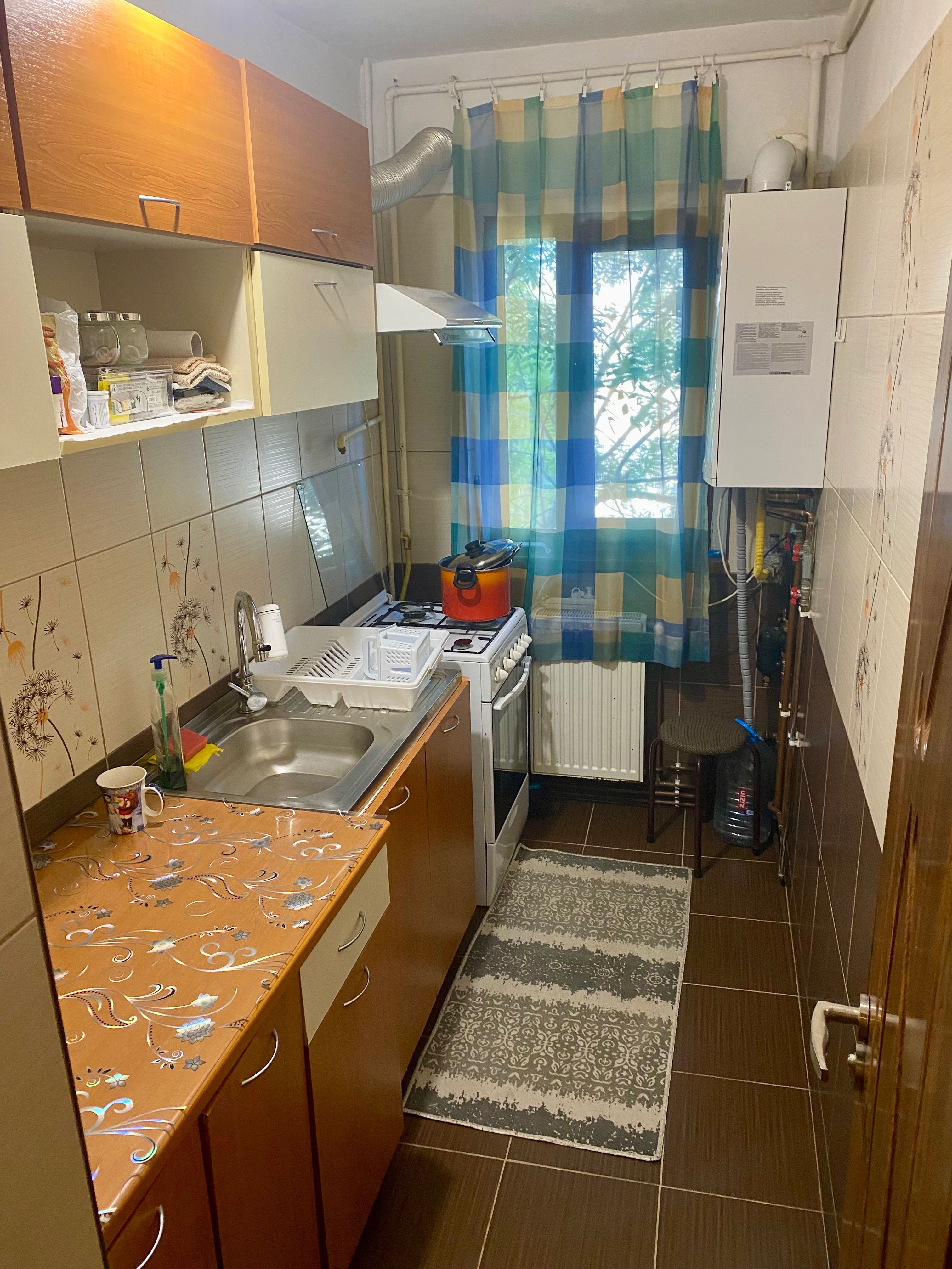 Proprietar închiriez apartament 3 camere