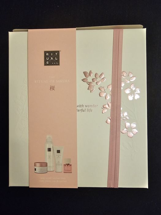 Set rituals - The Ritual of Sakura M