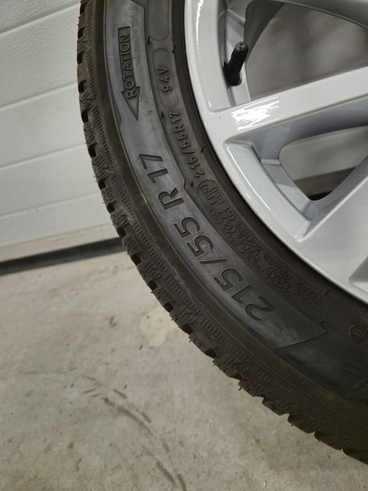 4 anvelope iarna Michelin 215 55 17 ca și noi / DOT 2024