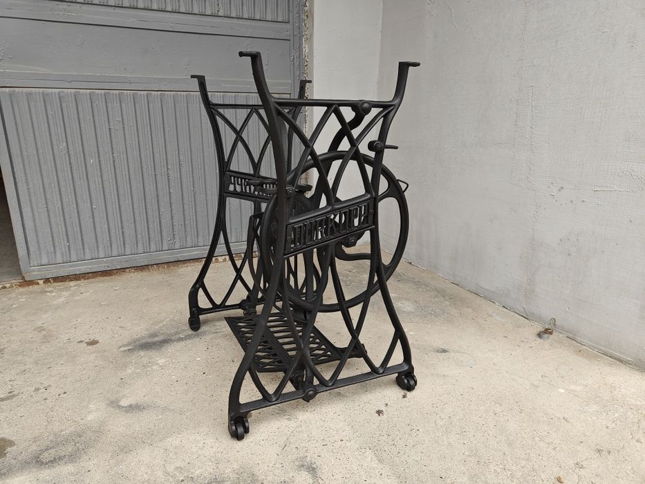 Крака от шевна машина