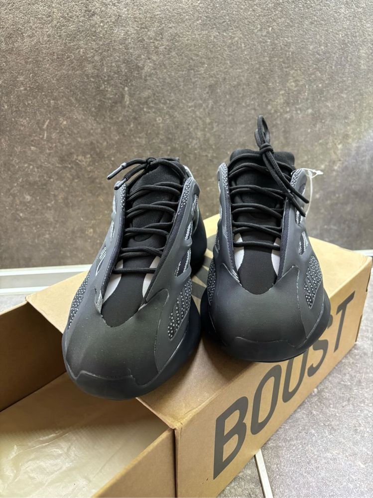 Yeezy 700 V3 (45/Нови)