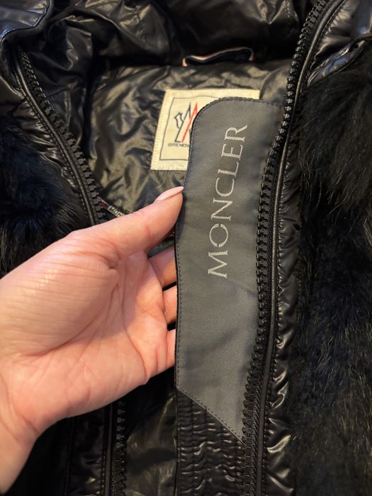 Vand geaca Moncler originala